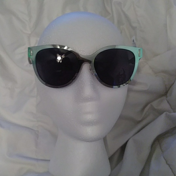 McQ by Alexander McQueen Accessories - NEW!!! Women's...Mc Q Alexander McQueen sunglasses